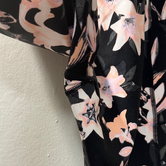 Victoria's Secret Black Leggings with Light Pink Floral Print - Picture 7 of 9